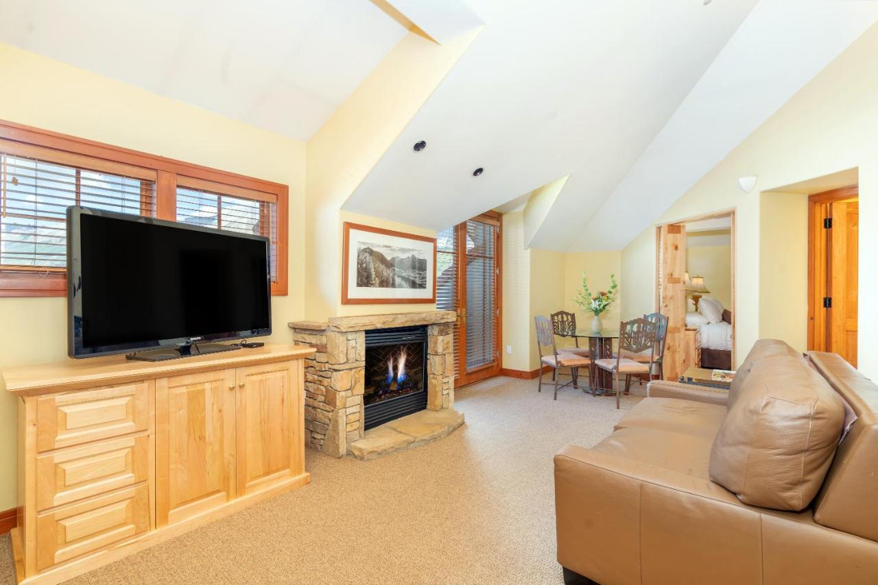 One Bedroom Condo,1266044533:JPEG